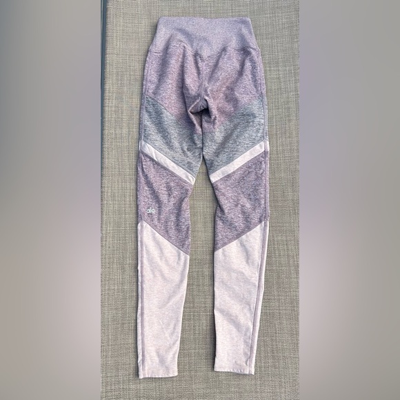 ALO YOGA Sheila Alosoft high waist colorblock leggings Smoky Quartz Gray XS - Picture 8 of 14